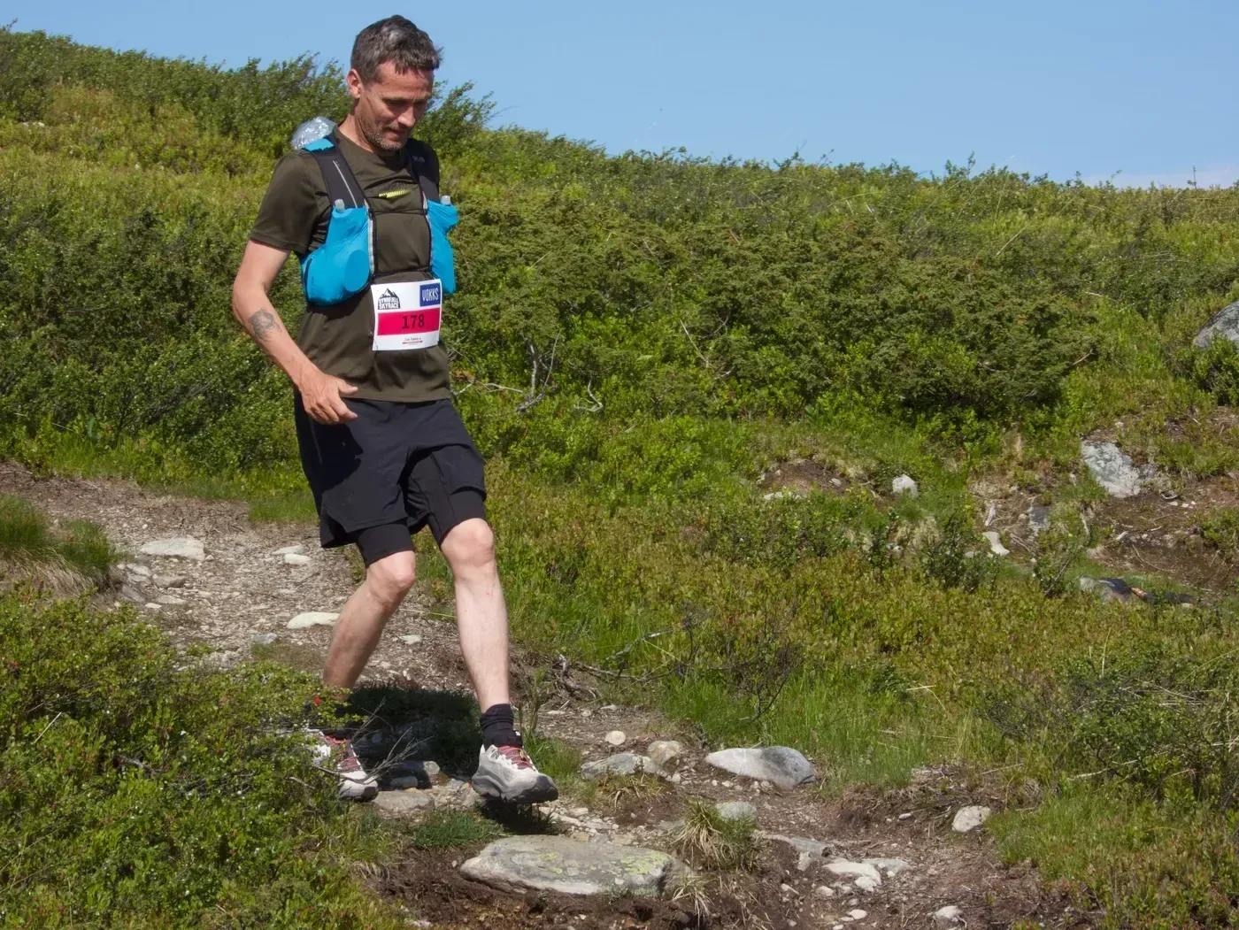 Løpere og fjellterreng i Synnfjellet